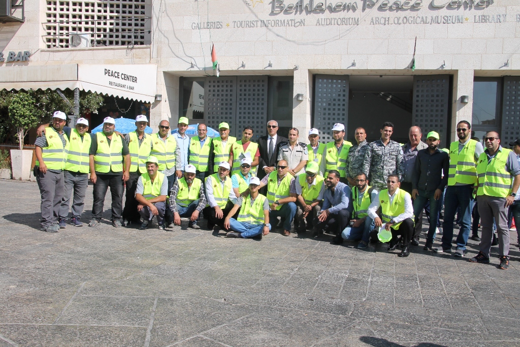 حملة اليوم العالمي للنظافة تنطلق في محافظة بيت لحم تحت شعار بيت لحم نظيفة وخضراء