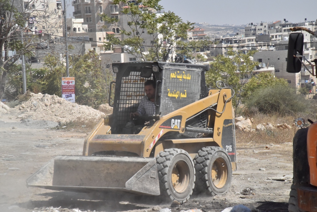 حملة اليوم العالمي للنظافة تنطلق في محافظة بيت لحم تحت شعار بيت لحم نظيفة وخضراء