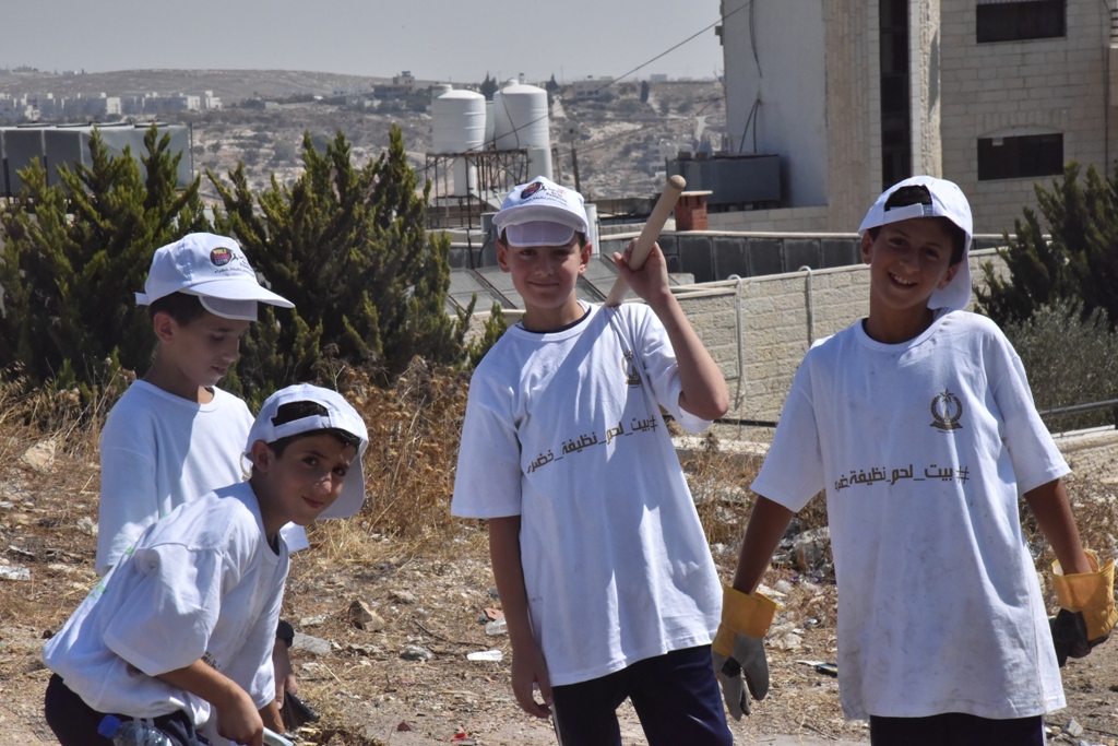 حملة اليوم العالمي للنظافة تنطلق في محافظة بيت لحم تحت شعار بيت لحم نظيفة وخضراء