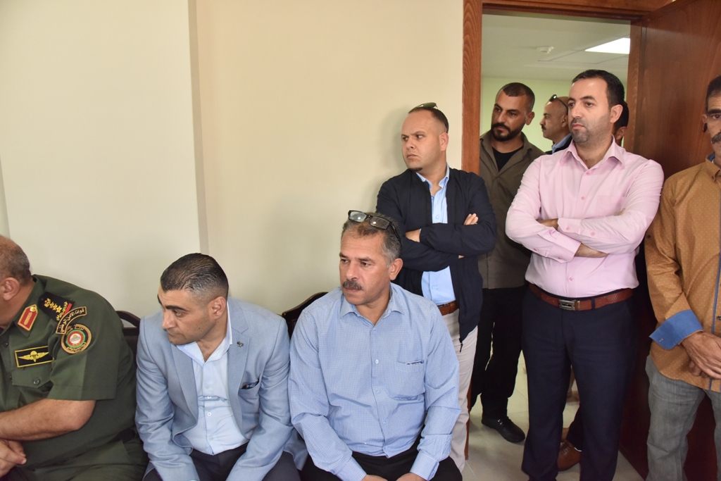 لاحقاً إلى لقاء فخامة رئيس دولة فلسطين مع رئيس بلدية بيت لحم وفد من المسؤولين الفلسطينيين يزور البلدية لمتابعة قرارات فخامة الرئيس لفرض سيادة القانون وتعزيز مكانة مدينة بيت لحم