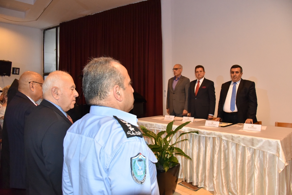 رئيس بلدية بيت لحم يمنح ممثل بولندا السابق شهادة مواطنة فخرية لمدينة بيت لحم