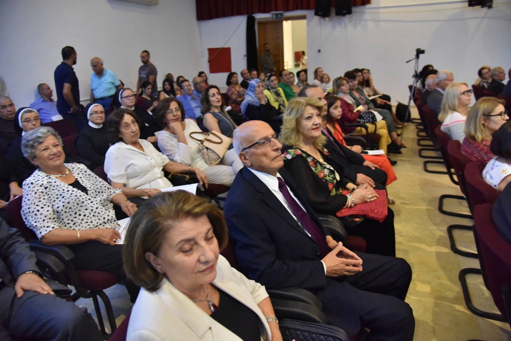 رئيس بلدية بيت لحم يمنح ممثل بولندا السابق شهادة مواطنة فخرية لمدينة بيت لحم