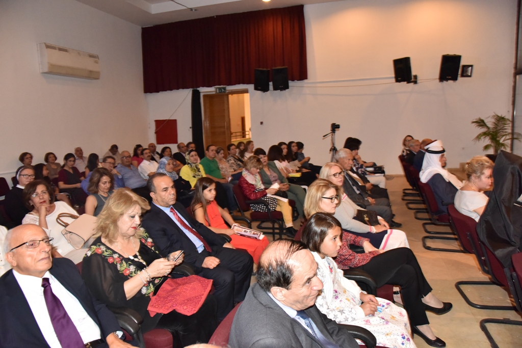 رئيس بلدية بيت لحم يمنح ممثل بولندا السابق شهادة مواطنة فخرية لمدينة بيت لحم