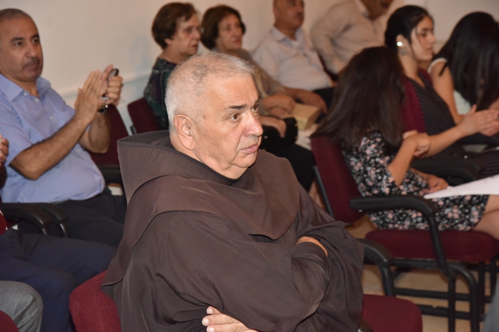 رئيس بلدية بيت لحم يمنح ممثل بولندا السابق شهادة مواطنة فخرية لمدينة بيت لحم