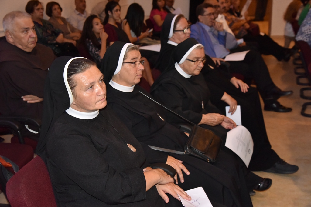 رئيس بلدية بيت لحم يمنح ممثل بولندا السابق شهادة مواطنة فخرية لمدينة بيت لحم