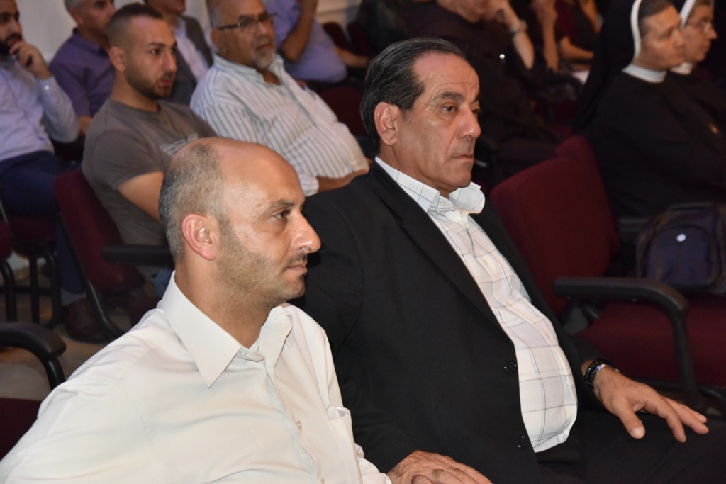 رئيس بلدية بيت لحم يمنح ممثل بولندا السابق شهادة مواطنة فخرية لمدينة بيت لحم