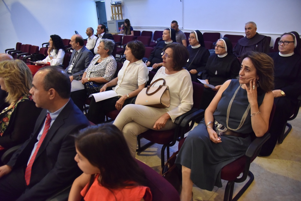 رئيس بلدية بيت لحم يمنح ممثل بولندا السابق شهادة مواطنة فخرية لمدينة بيت لحم