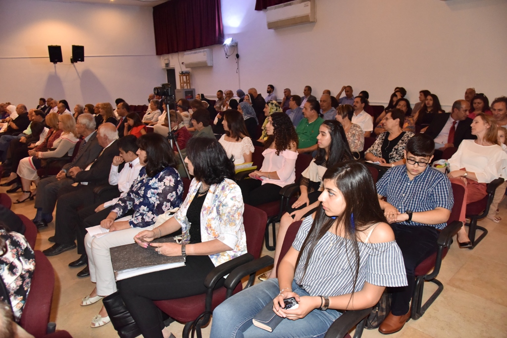 رئيس بلدية بيت لحم يمنح ممثل بولندا السابق شهادة مواطنة فخرية لمدينة بيت لحم