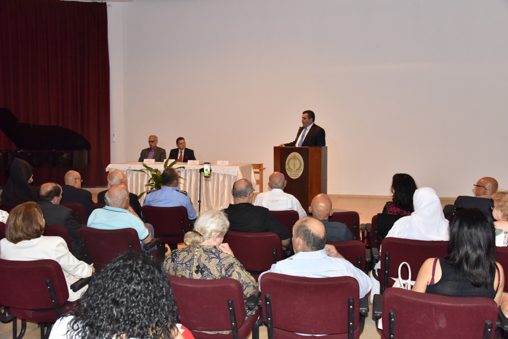 رئيس بلدية بيت لحم يمنح ممثل بولندا السابق شهادة مواطنة فخرية لمدينة بيت لحم