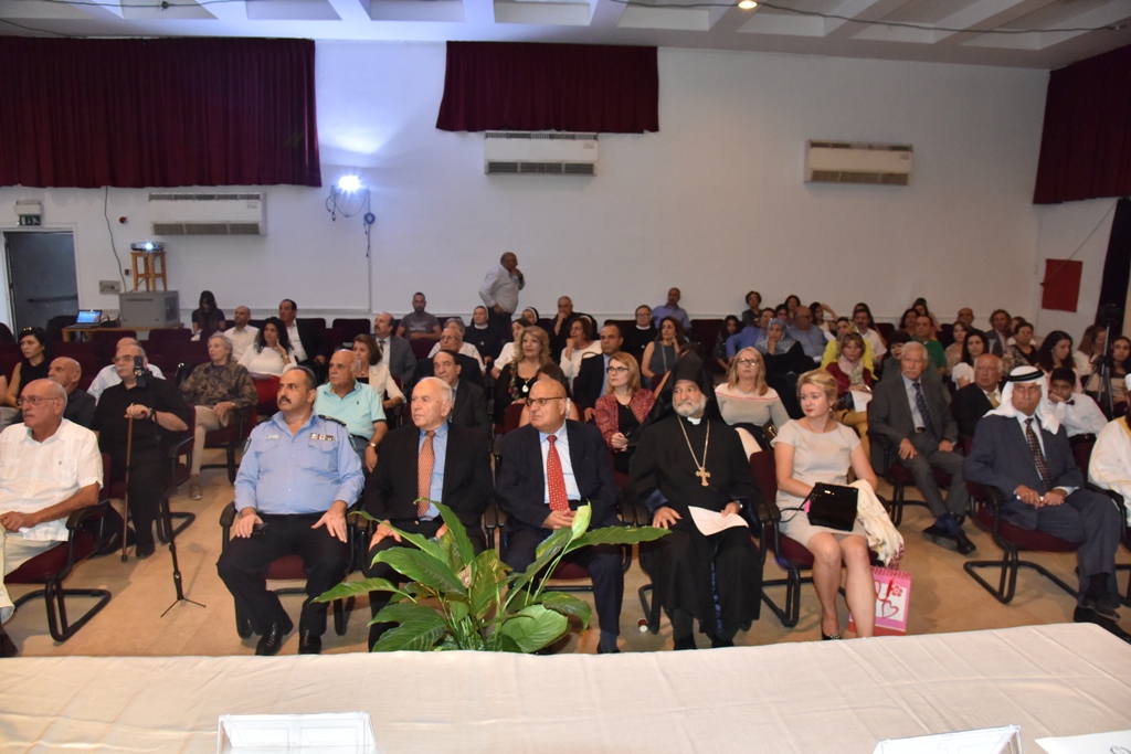 رئيس بلدية بيت لحم يمنح ممثل بولندا السابق شهادة مواطنة فخرية لمدينة بيت لحم