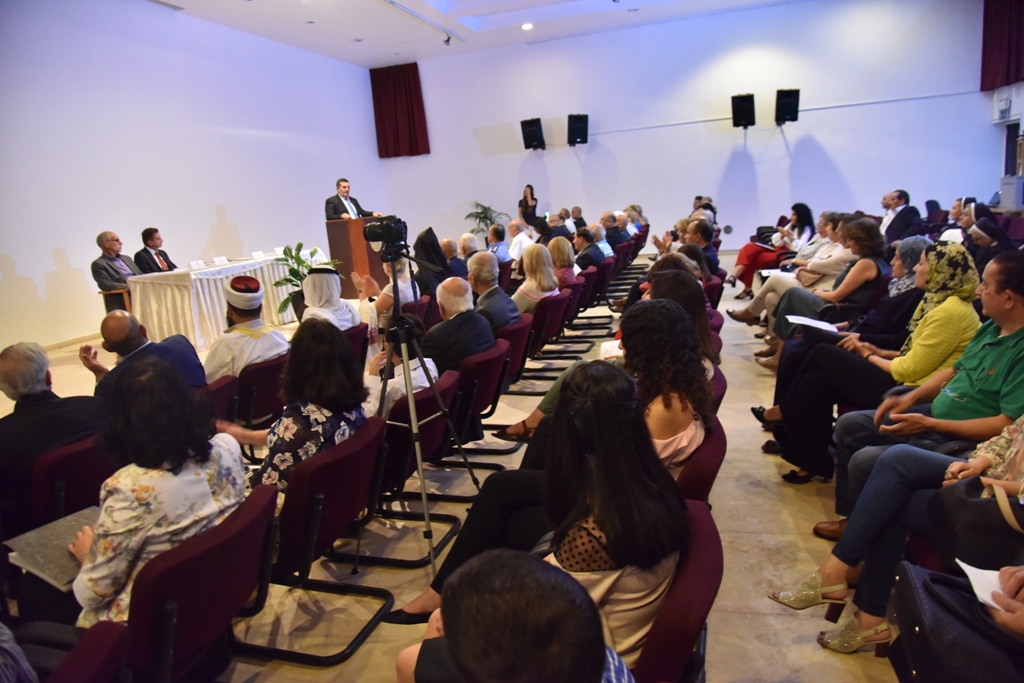 رئيس بلدية بيت لحم يمنح ممثل بولندا السابق شهادة مواطنة فخرية لمدينة بيت لحم