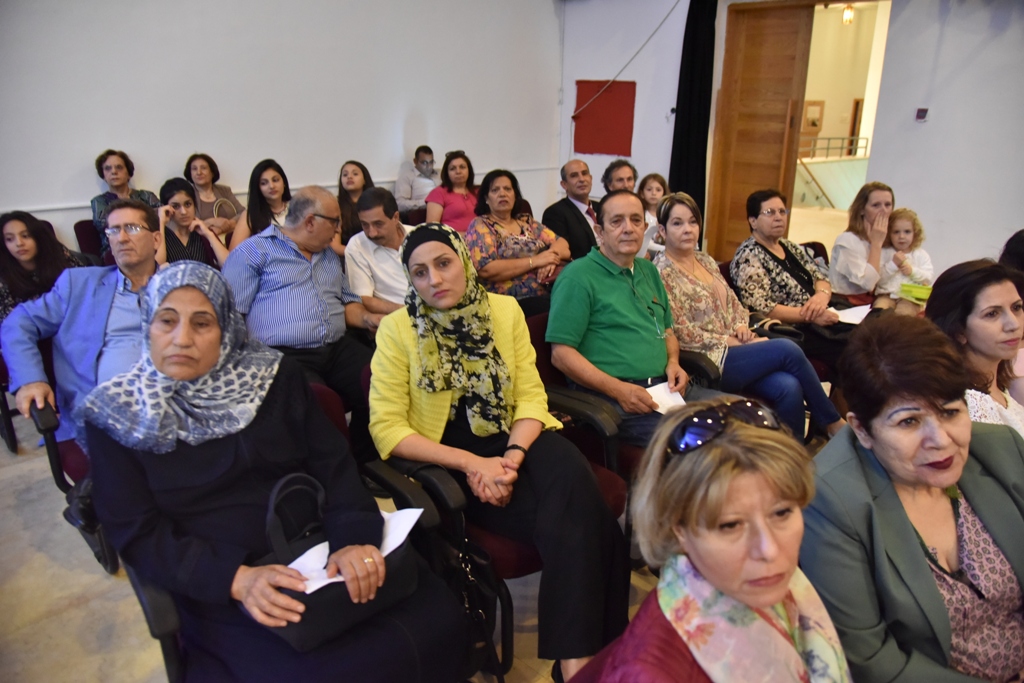 رئيس بلدية بيت لحم يمنح ممثل بولندا السابق شهادة مواطنة فخرية لمدينة بيت لحم