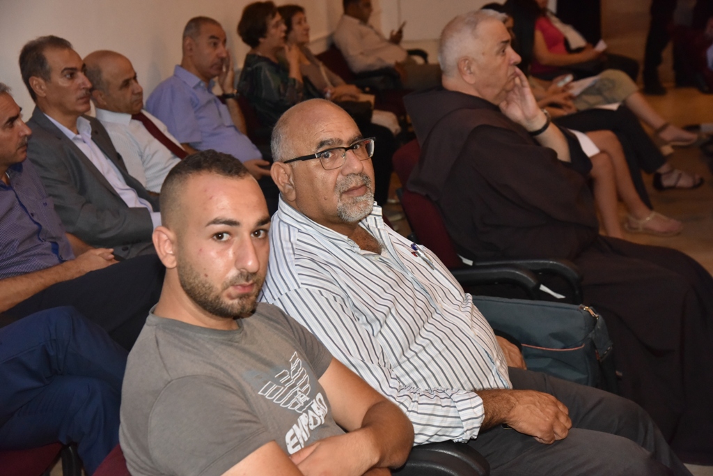 رئيس بلدية بيت لحم يمنح ممثل بولندا السابق شهادة مواطنة فخرية لمدينة بيت لحم