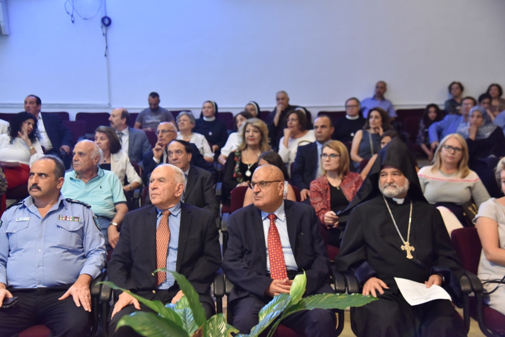 رئيس بلدية بيت لحم يمنح ممثل بولندا السابق شهادة مواطنة فخرية لمدينة بيت لحم