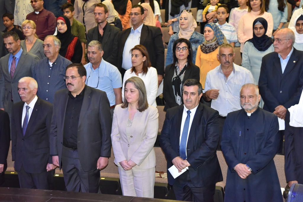 مهرجان السيدة إنسانية التشيكي يمنح رئيس بلدية بيت لحم وعدد من الشخصيات والمبدعين والفنانين جائزة المهرجان