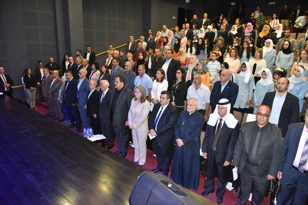 مهرجان السيدة إنسانية التشيكي يمنح رئيس بلدية بيت لحم وعدد من الشخصيات والمبدعين والفنانين جائزة المهرجان