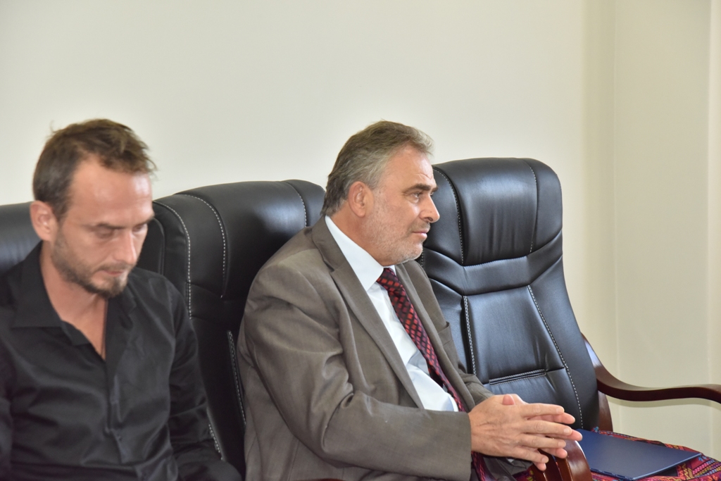 رئيس بلدية بيت لحم يستقبل مدير مهرجان السيدة إنسانية والوفد المرافق