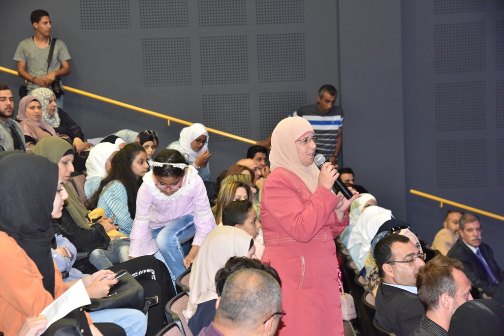 مهرجان السيدة إنسانية التشيكي يمنح رئيس بلدية بيت لحم وعدد من الشخصيات والمبدعين والفنانين جائزة المهرجان