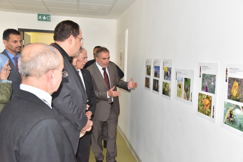 مهرجان السيدة إنسانية التشيكي يمنح رئيس بلدية بيت لحم وعدد من الشخصيات والمبدعين والفنانين جائزة المهرجان