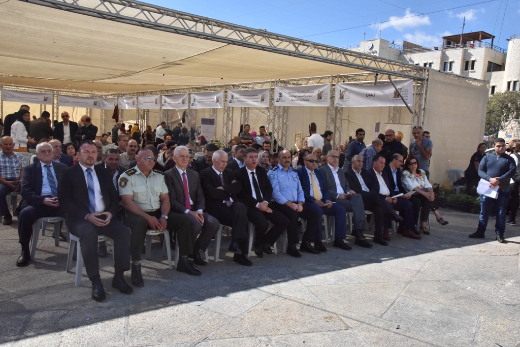 مهرجان قطف الزيتون الثامن عشر ينطلق من ساحة المهد في بيت لحم