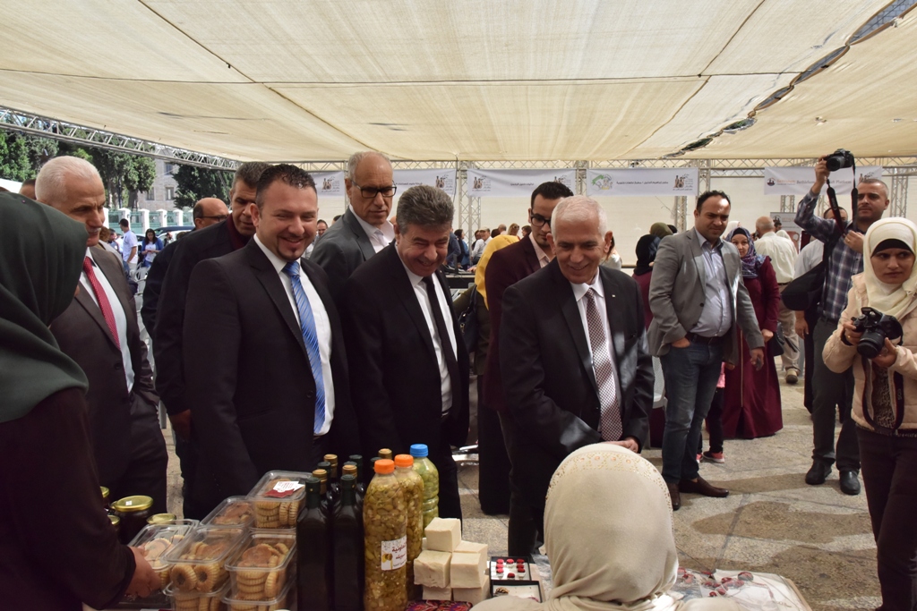 مهرجان قطف الزيتون الثامن عشر ينطلق من ساحة المهد في بيت لحم