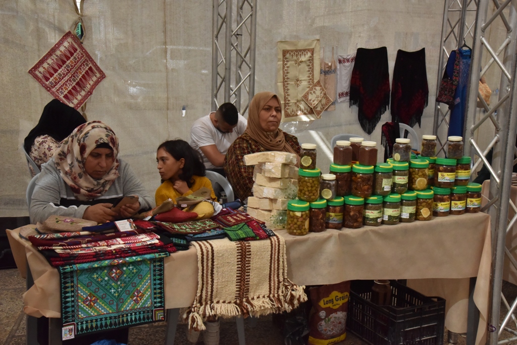مهرجان قطف الزيتون الثامن عشر ينطلق من ساحة المهد في بيت لحم