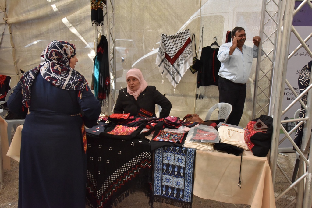 مهرجان قطف الزيتون الثامن عشر ينطلق من ساحة المهد في بيت لحم