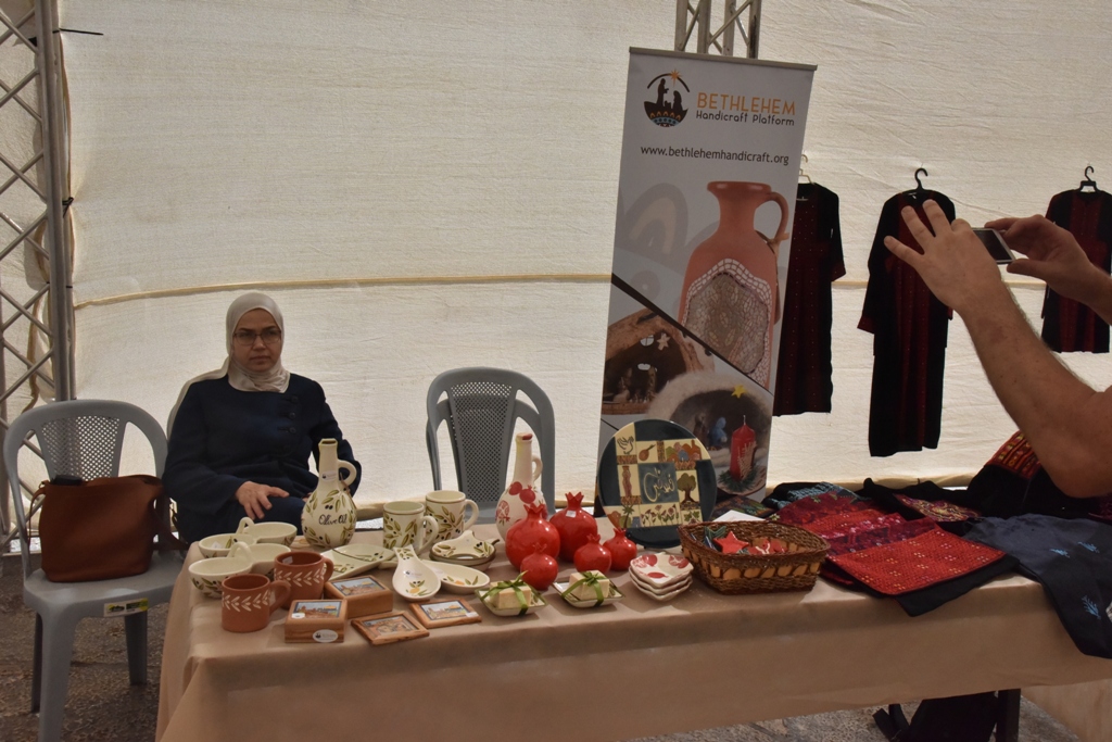 مهرجان قطف الزيتون الثامن عشر ينطلق من ساحة المهد في بيت لحم