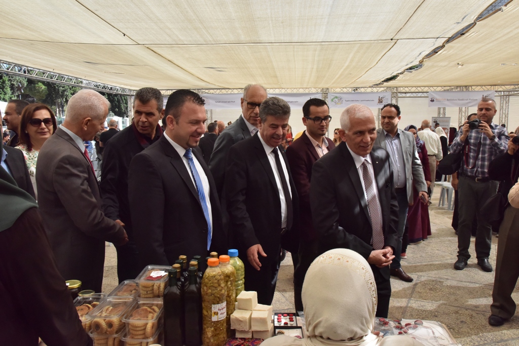 مهرجان قطف الزيتون الثامن عشر ينطلق من ساحة المهد في بيت لحم