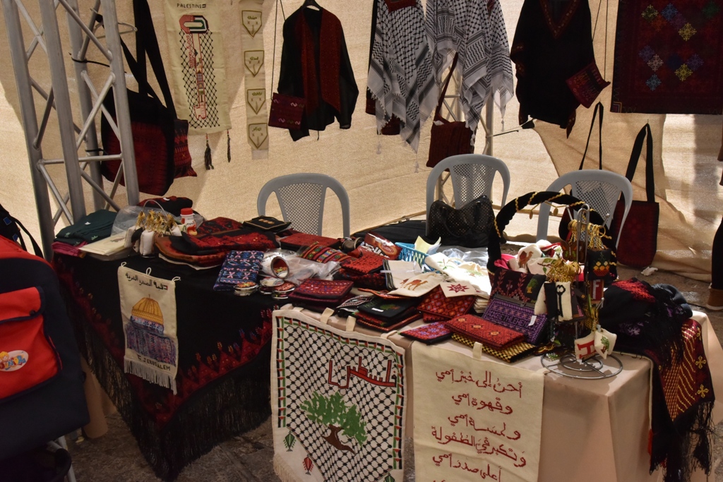 مهرجان قطف الزيتون الثامن عشر ينطلق من ساحة المهد في بيت لحم