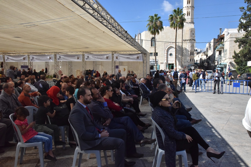 مهرجان قطف الزيتون الثامن عشر ينطلق من ساحة المهد في بيت لحم