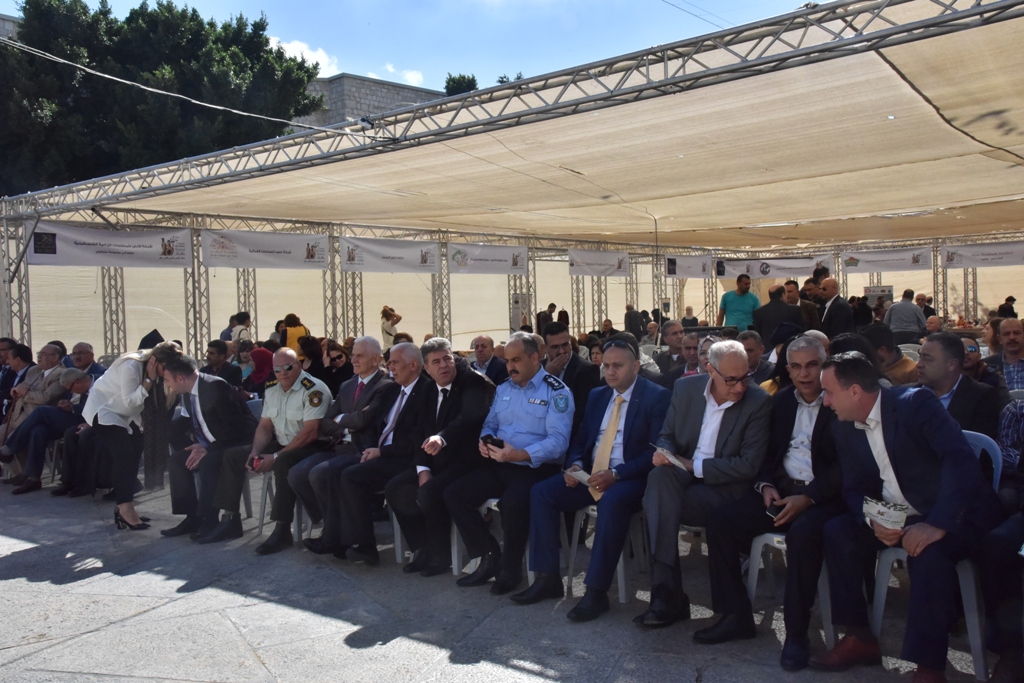 مهرجان قطف الزيتون الثامن عشر ينطلق من ساحة المهد في بيت لحم