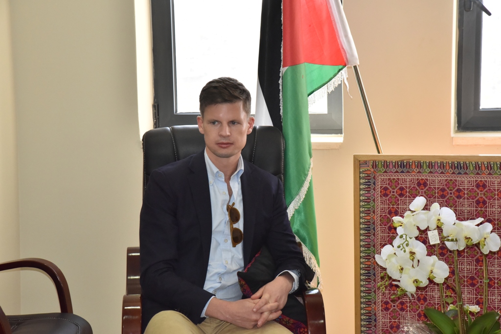 رئيس بلدية بيت لحم يستقبل وفداً برلمانياً أسترالياً وينقل لهم تحديات المدينة