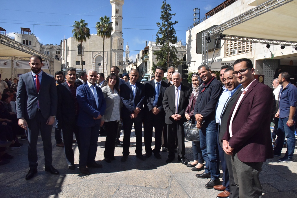 مهرجان قطف الزيتون الثامن عشر ينطلق من ساحة المهد في بيت لحم