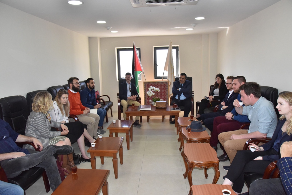 رئيس بلدية بيت لحم يستقبل وفداً برلمانياً أسترالياً وينقل لهم تحديات المدينة