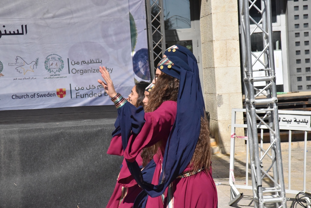 مهرجان قطف الزيتون الثامن عشر ينطلق من ساحة المهد في بيت لحم