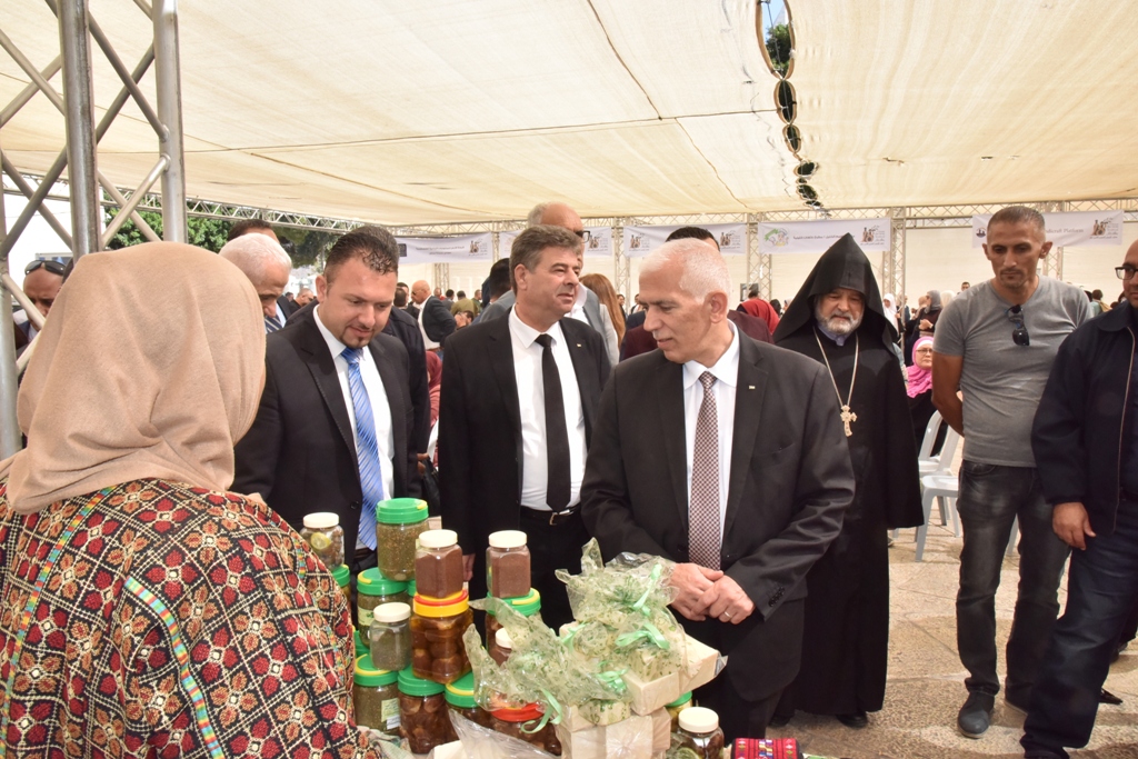 مهرجان قطف الزيتون الثامن عشر ينطلق من ساحة المهد في بيت لحم