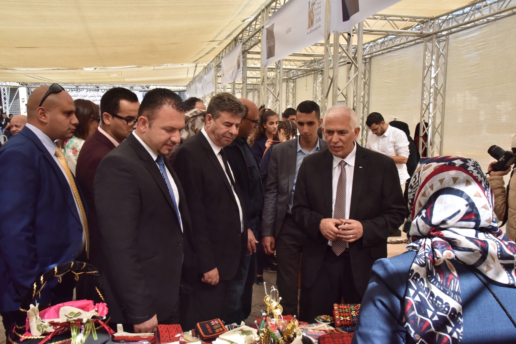 مهرجان قطف الزيتون الثامن عشر ينطلق من ساحة المهد في بيت لحم