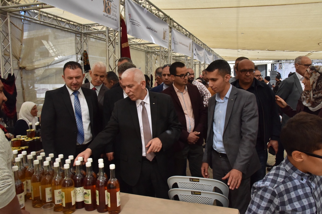 مهرجان قطف الزيتون الثامن عشر ينطلق من ساحة المهد في بيت لحم