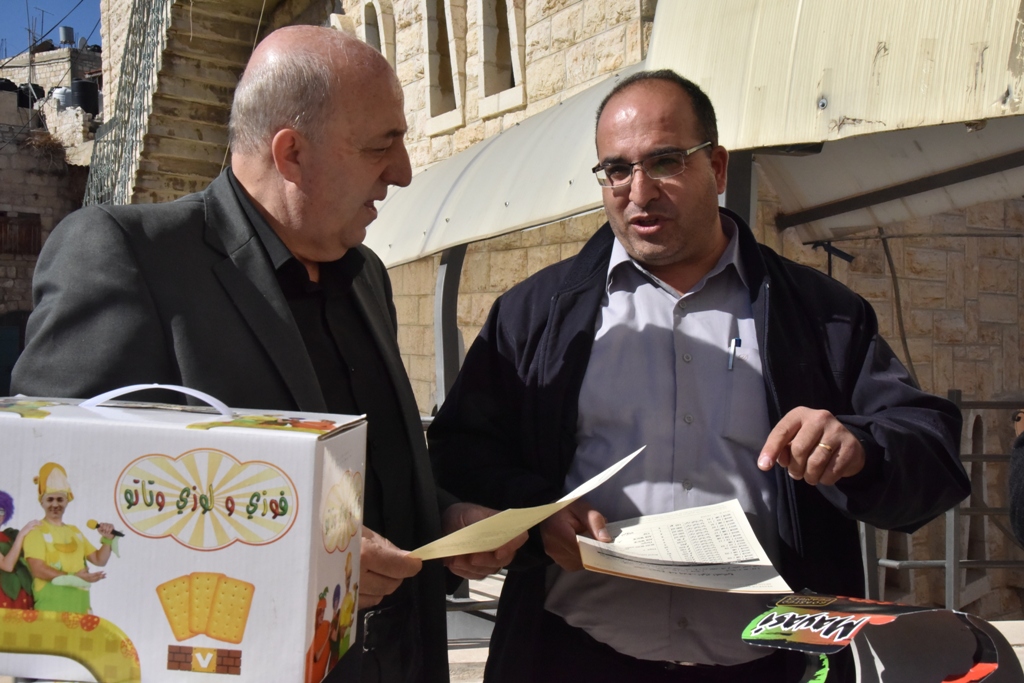 بلدية بيت لحم تتلف حوالي 450 كغم من المنتجات الغذائية منتهية الصلاحية