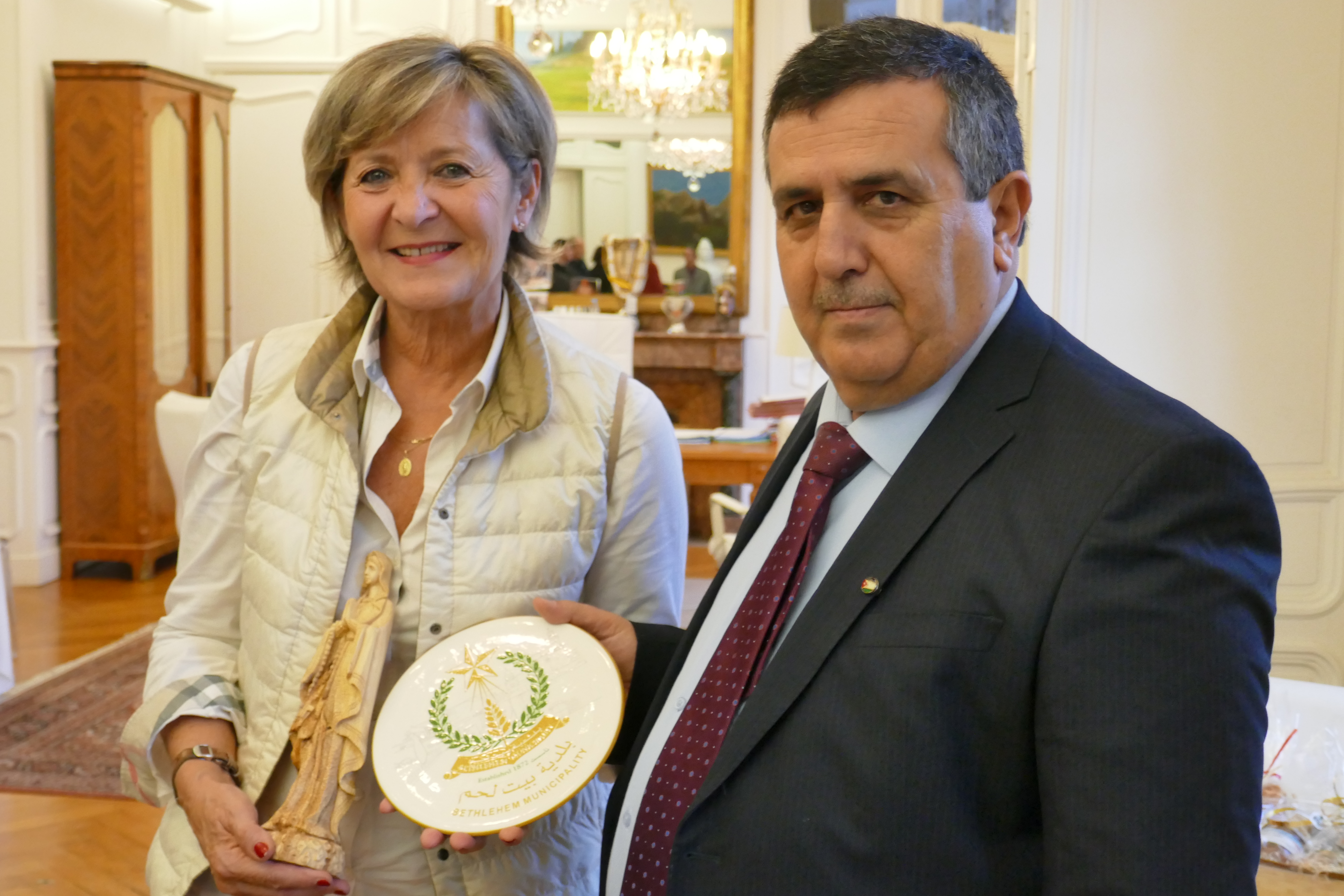 سلمان يزور مدينة لورد الفرنسية المتوأمة مع بيت لحم لمتابعة المشاريع المشتركة بين الطرفين