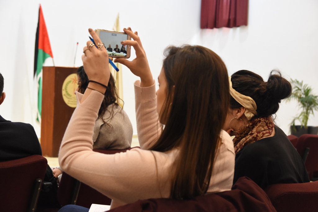 مؤتمر صحفي تحت عنوان  "رسالة مسيحيي فلسطين في زمن الميلاد" في مركز السلام بيت لحم