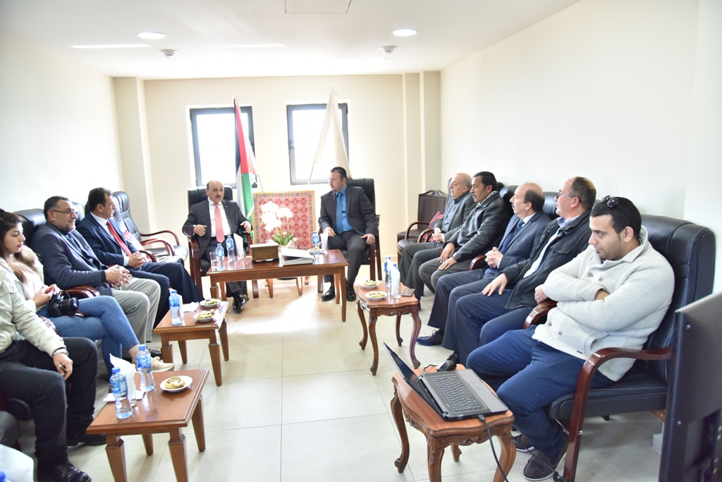 نائب رئيس بلدية بيت لحم يستقبل وزير الأشغال العامة والاسكان في دار البلدية