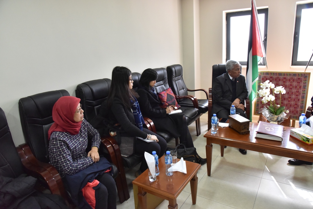 رئيس بلدية بيت لحم يستقبل ممثل جمهورية سنغافورة غير المقيم لدى دولة فلسطين