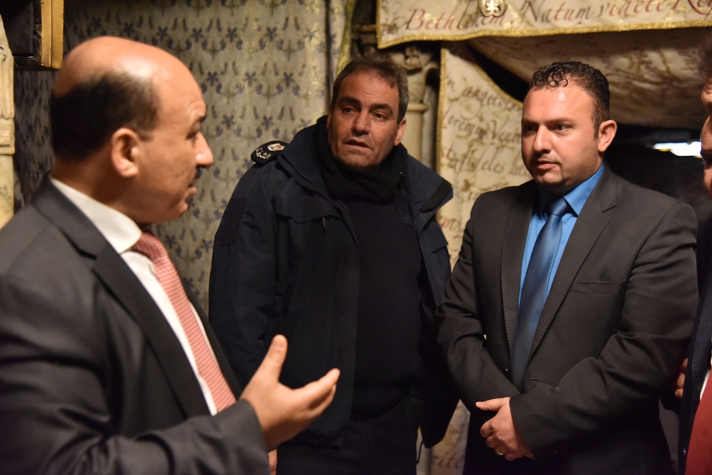 نائب رئيس بلدية بيت لحم يستقبل وزير الأشغال العامة والاسكان في دار البلدية