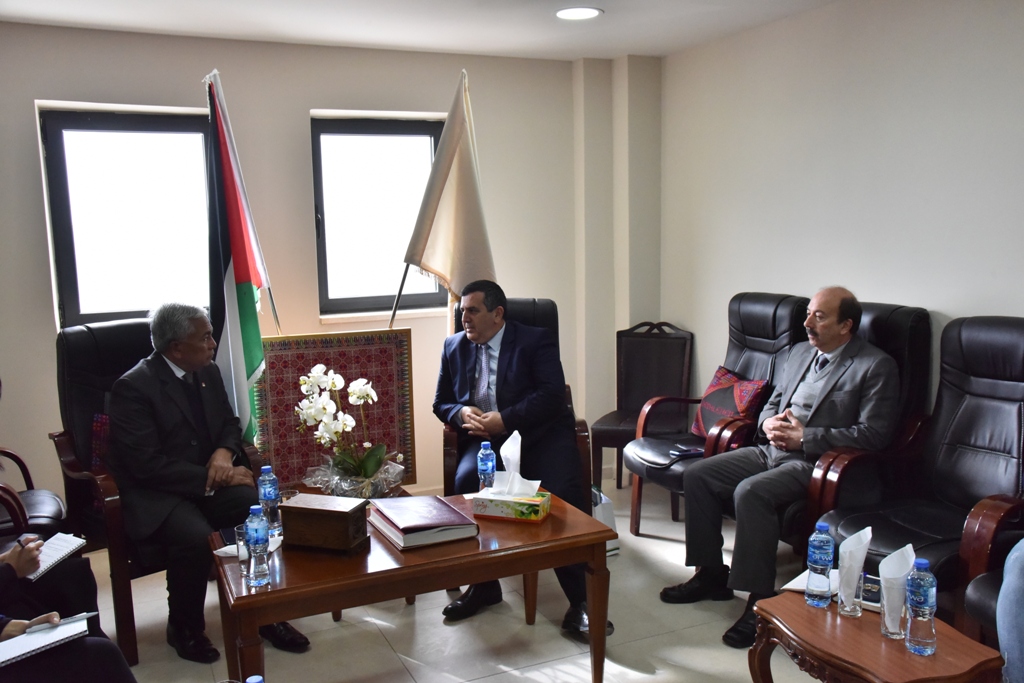 رئيس بلدية بيت لحم يستقبل ممثل جمهورية سنغافورة غير المقيم لدى دولة فلسطين