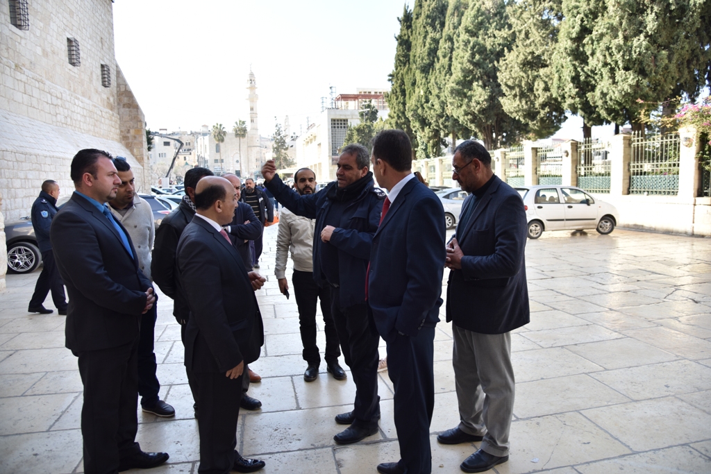 نائب رئيس بلدية بيت لحم يستقبل وزير الأشغال العامة والاسكان في دار البلدية