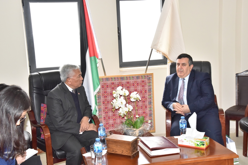 رئيس بلدية بيت لحم يستقبل ممثل جمهورية سنغافورة غير المقيم لدى دولة فلسطين