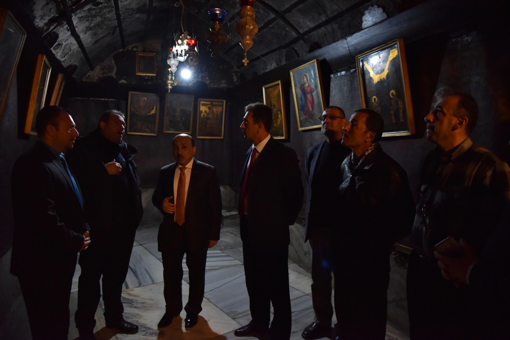 نائب رئيس بلدية بيت لحم يستقبل وزير الأشغال العامة والاسكان في دار البلدية