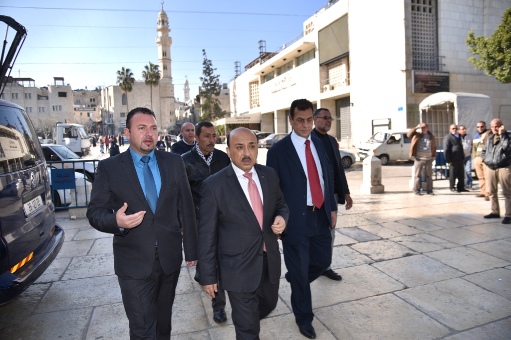 نائب رئيس بلدية بيت لحم يستقبل وزير الأشغال العامة والاسكان في دار البلدية